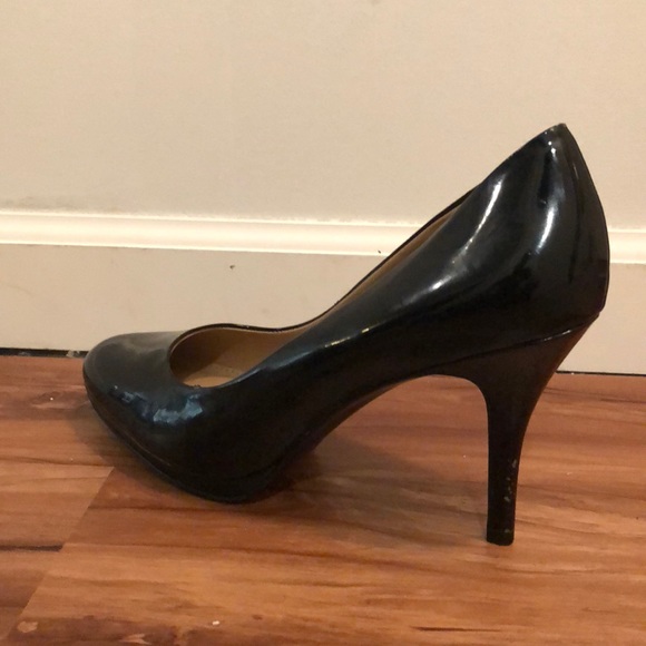 Black glossy pumps - Picture 2 of 5